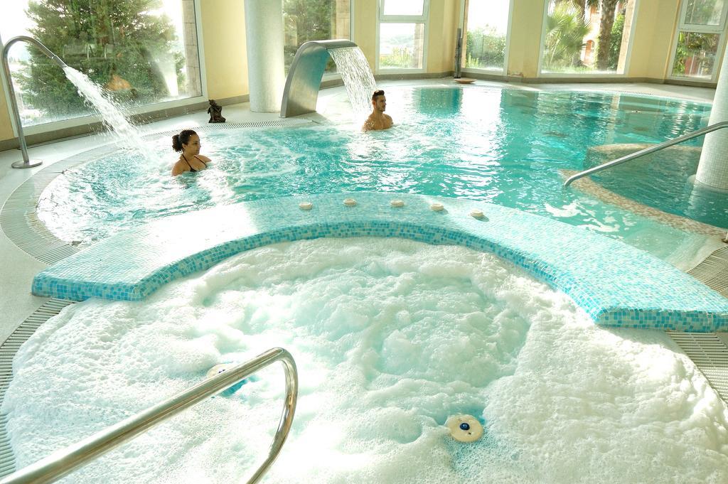 Hotel Tematico Costa Del Sol ตอร์เรโมลิโนส ภายนอก รูปภาพ