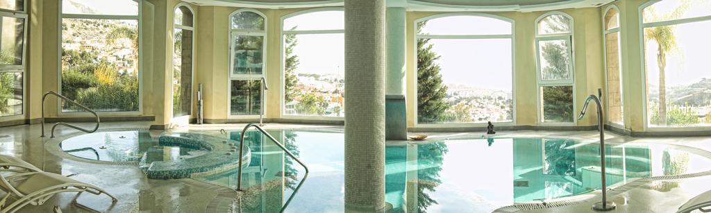 Hotel Tematico Costa Del Sol ตอร์เรโมลิโนส ภายนอก รูปภาพ