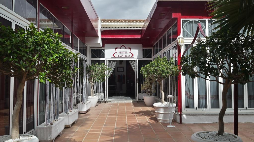 Hotel Tematico Costa Del Sol ตอร์เรโมลิโนส ภายนอก รูปภาพ