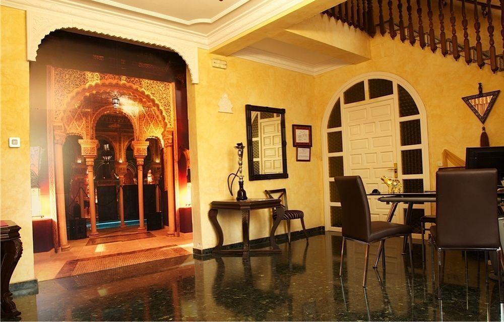 Hotel Tematico Costa Del Sol ตอร์เรโมลิโนส ภายนอก รูปภาพ