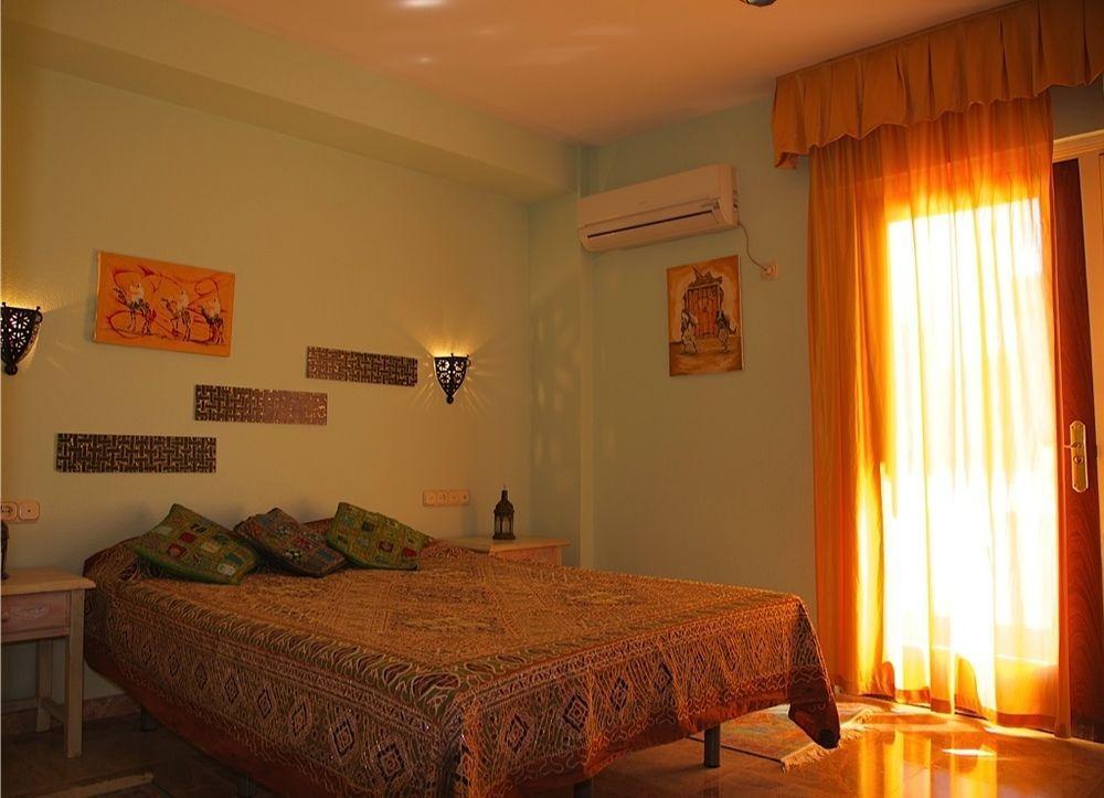 Hotel Tematico Costa Del Sol ตอร์เรโมลิโนส ภายนอก รูปภาพ