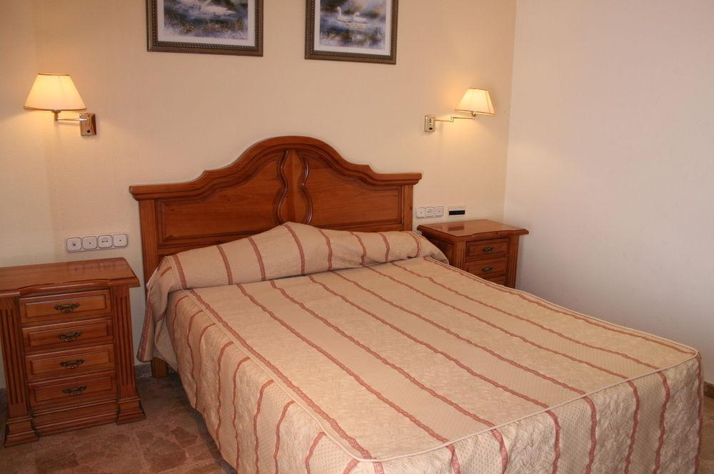 Hotel Tematico Costa Del Sol ตอร์เรโมลิโนส ภายนอก รูปภาพ