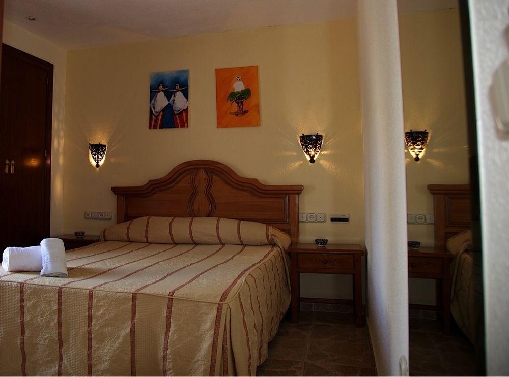 Hotel Tematico Costa Del Sol ตอร์เรโมลิโนส ภายนอก รูปภาพ