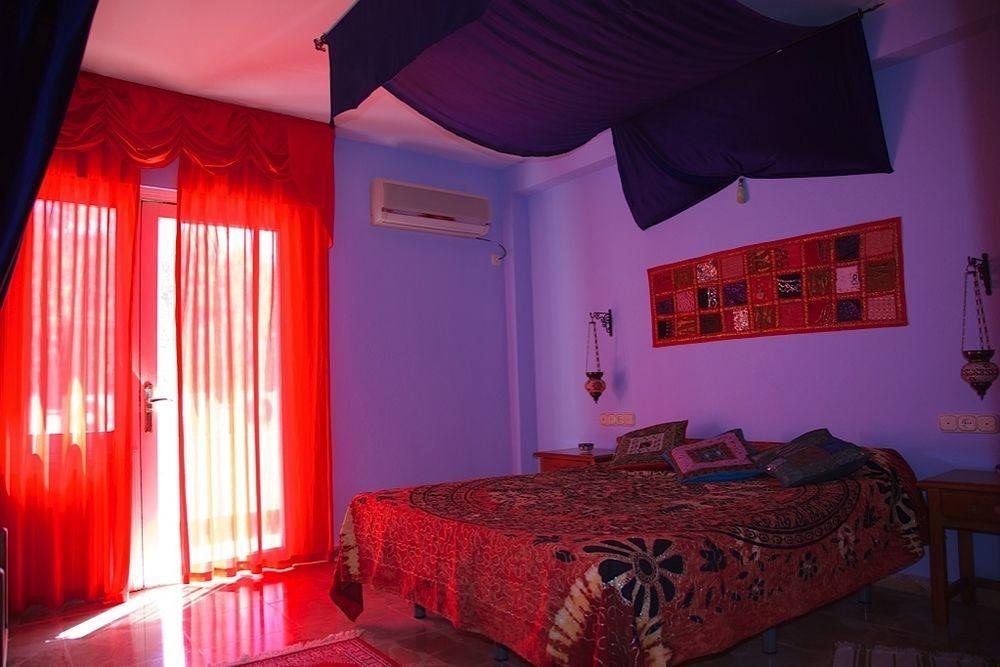 Hotel Tematico Costa Del Sol ตอร์เรโมลิโนส ภายนอก รูปภาพ