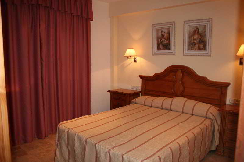 Hotel Tematico Costa Del Sol ตอร์เรโมลิโนส ภายนอก รูปภาพ