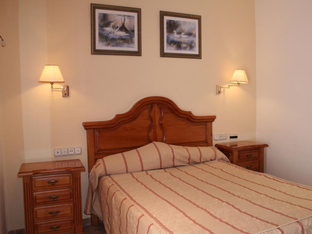 Hotel Tematico Costa Del Sol ตอร์เรโมลิโนส ภายนอก รูปภาพ